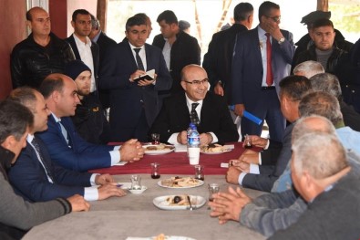 Vali Demirtaş, Muhtarlar Ve Vatandaşlar İle Buluştu