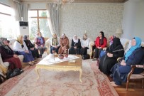 SEDDAR YAVUZ - Vali Eşinden Örnek Davranış