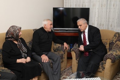 Vali Güvençer'den Başkan Şirin'in Babasına 'Geçmiş Olsun' Ziyareti