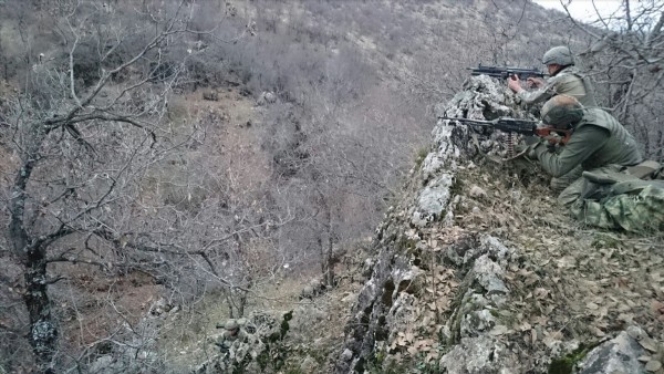 Diyarbakır'da 2 PKK'lı terörist yakalandı