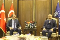 ABDÜLHAMİT GÜL - Bakan Gül'e 'Adalet' Kılıcı