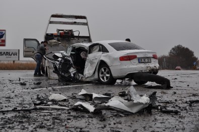 Eskişehir'de feci kaza: 2 ölü, 2 yaralı