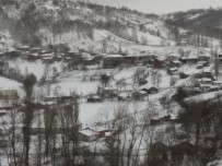 Kepsut'ta Kar Yağışı Etkisini Arttırıyor