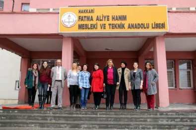 Vali Toprak'ın Eşi Dr. Funda Toprak'ın Okul Ziyareti