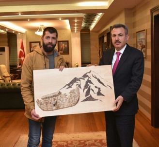 Yeşilay Ağrı Şube Başkanı Aslan'dan Vali Elban'a Ziyaret