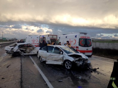 Bursa'da Zincirleme Kaza Açıklaması 2 Ölü, 8 Yaralı