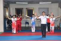 JİMNASTİK SALONU - İç Savaştan Kaçtıkları Türkiye'de Wushu Taoli Sporunu Öğretiyorlar