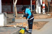 ARABESK - Sokak Köpeğine Şarkı Söyleyen Temizlik İşçisi Konuştu