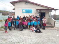 BALıKESIR ÜNIVERSITESI - Üniversite Öğrencileri Giysi Ve Oyuncak Yardımı Yaptı