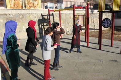 Ahıska Türkü Çocuklar Mobil Gençlik Merkezi İle Doyasıya Eğlendi