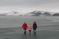 ÇıLDıR GÖLÜ - Çıldır Gölü'nde Atlı Kızaklar Sezonu Açamadı