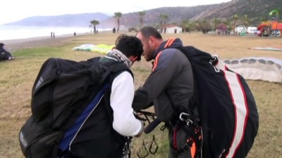 Gazipaşa Selinus Plajı'nda Yamaç Paraşütü Yer Çalışması Yapıldı