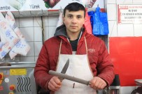 ÜNİVERSİTE MEZUNU - Genç Yaşındaki Çalışma Azmi İle Herkese Örnek Oldu