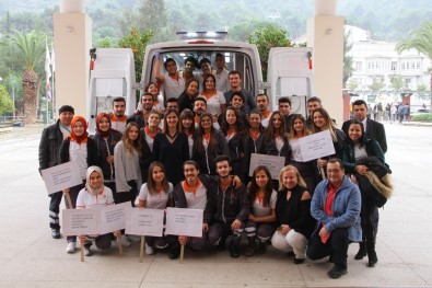 İzmir Ekonomili Paramedikler Hayat Kurtarıyor