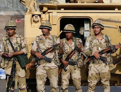 Mısır'da askerlerin öldürüldüğü olaylara karışan 15 kişi idam edildi!