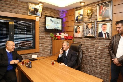 Taksi Durağında Çalan Telefonu Belediye Başkanı Tahmazoğlu Açtı