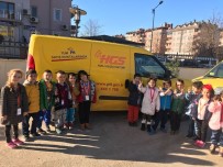 TEBRİK KARTI - Ailelerine Yılbaşı Kartı Gönderdiler