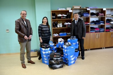 Araştırma Proje Eğitim Kooperatifi'nden ÇOMÜ Butik'e Bağış