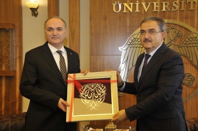 Bakan Özlü'den Selçuk Üniversitesi'ne Ziyaret