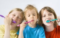 İNCE ÇİZGİ - Çocuklarda Diş Renklenmeleri Kaygıyı Artırıyor