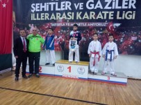 Darıcalı Kareteciler Sakarya'da Kürsüde