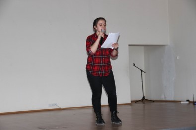 Erzincan Gençlik Merkezi'nde Kadın Hakları Programı Düzenlendi