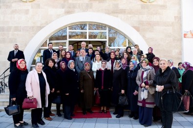 Kadın STK'lar Büyükşehir Belediyesi Sosyal Tesislerini Gezdiler