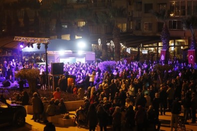Konak'ta Yeni Yıl Kutlamaları Erken Başladı