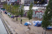 MANŞ DENIZI - Paris'te Sığınmacılar Bu Halde