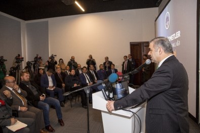 Başkan Çelik, Büyükşehir Belediyesi'nin Sosyal Hizmetleriyle İlgili İki Yeni Projeyi Açıkladı