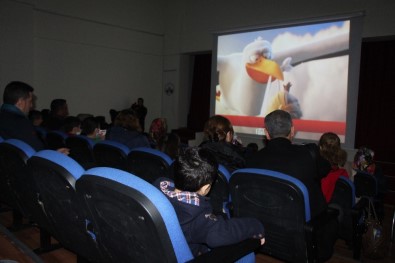 Elazığ'da Özel Çocukların Sinema Keyfi