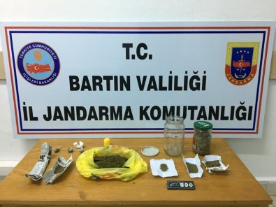 Jandarmadan Uyuşturucu Operasyonu Açıklaması 4 Gözaltı
