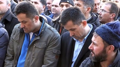 Murat Özmekik'in Annesinin Cenazesi Toprağa Verildi