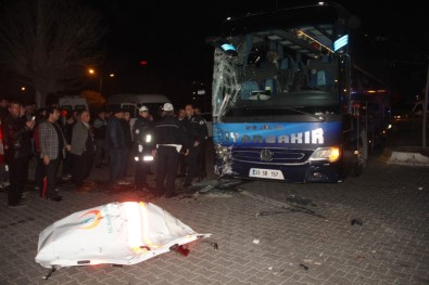 Yolcu Otobüsü İle Ambulans Çarpıştı Açıklaması 6 Yaralı