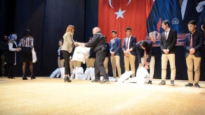 Yüksekova'da Öğrenci Ve Sporcular İçin 2,5 Milyon Lira Harcandı