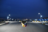 KALDIRIMLAR - Adıyaman Üniversitesi Merkez Külliyesi Yol Genişletme Çalışmalarında Sona Gelindi