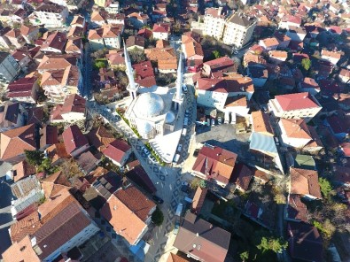 Beykoz'daki Yenimahalle Şeref Yıldız Camii Sokakları Taşla Kaplandı