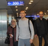 UMRE - Futbolcu Umut Bulut Umreye Gitti