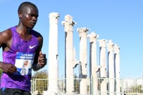 BURHANETTIN KOCAMAZ - 3. Uluslararası Mersin Maratonu Tamamlandı