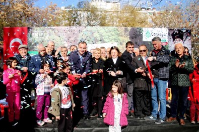 Çankaya Belediyesi Yenilediği Parka Mehmet Akif Ersoy İsmini Verdi