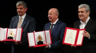 Prof. Gelenbe, İran Hazreti Mustafa Bilim Ödülünü Aldı