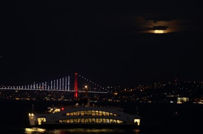 ''Süper Ay'' İstanbul'dan izlendi