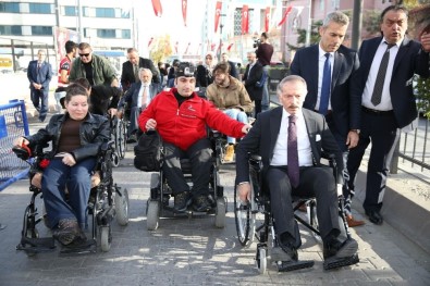 Tiyatro Ve Sinema Sanatçıları Tekerlekli Sandalye İle Gezdi