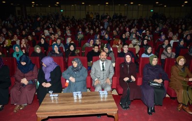 'Bağırmayan Anneler' Konferansı