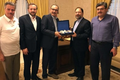 Diyanet İşleri Başkanı Erbaş, İİT Nezdinde Türkiye Daimi Büyükelçisi Şen'i Ziyaret Etti