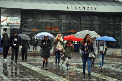 İzmir'de Yağmur Keyfi
