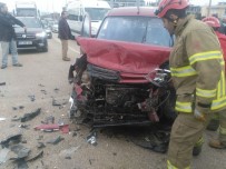 Balıkesir'de Kavşakta İki Araç Çarpıştı Açıklaması 5 Yaralı