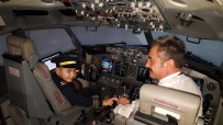 UÇAK SİMÜLATÖRÜ - 8 Yaşındaki SP Hastası Aygün'ün Pilotluk Hayali Gerçek Oldu