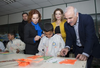 Vali Zorluoğlu Ve Eşinden TEGV'e Ziyaret