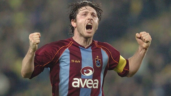 Elini Değdiği Golcü Uçuyor